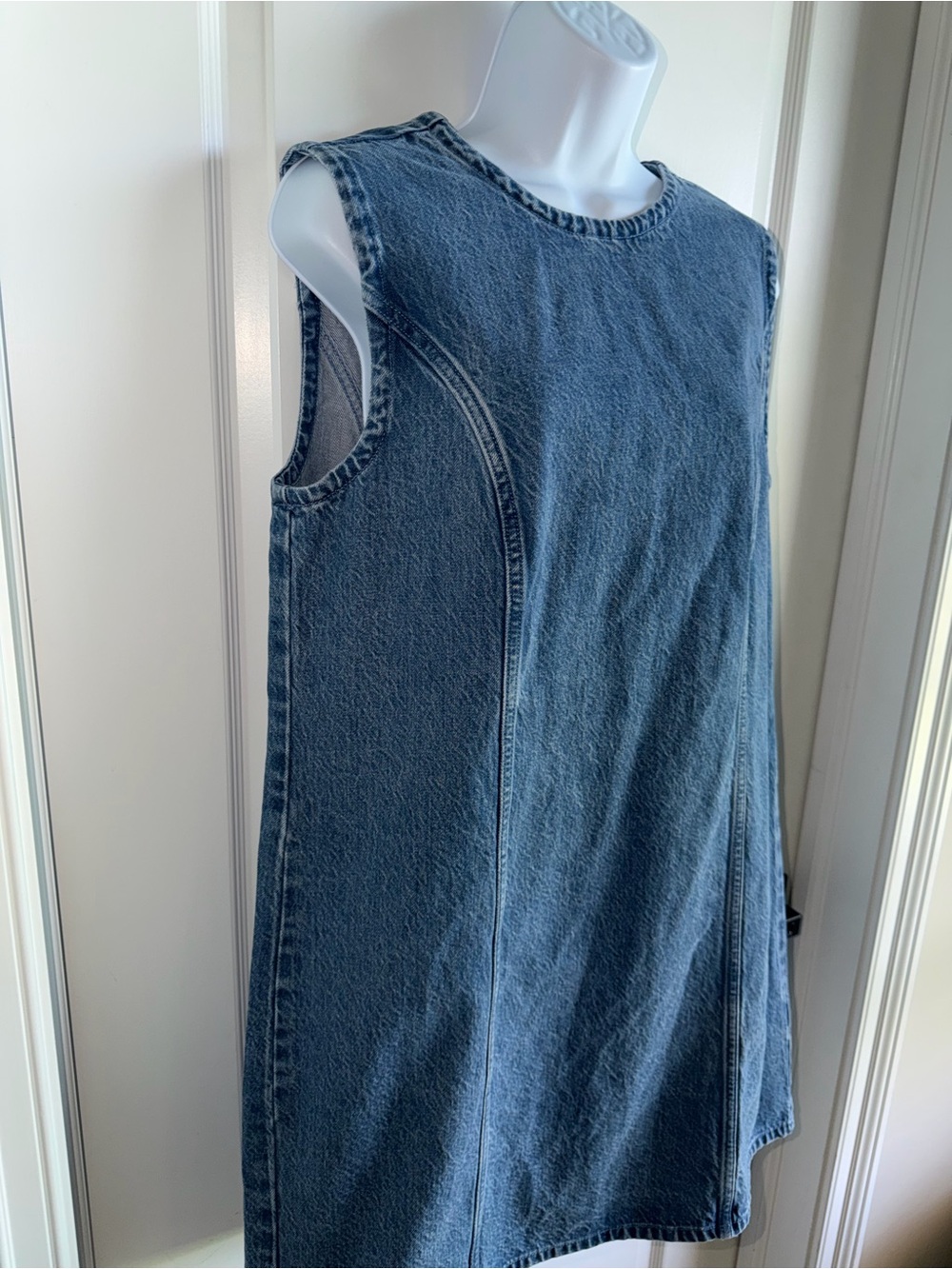 Abercrombie & Fitch Denim Shift Dress Size Large Sleeveless A-Line Jean Dress - Picture 2 of 5